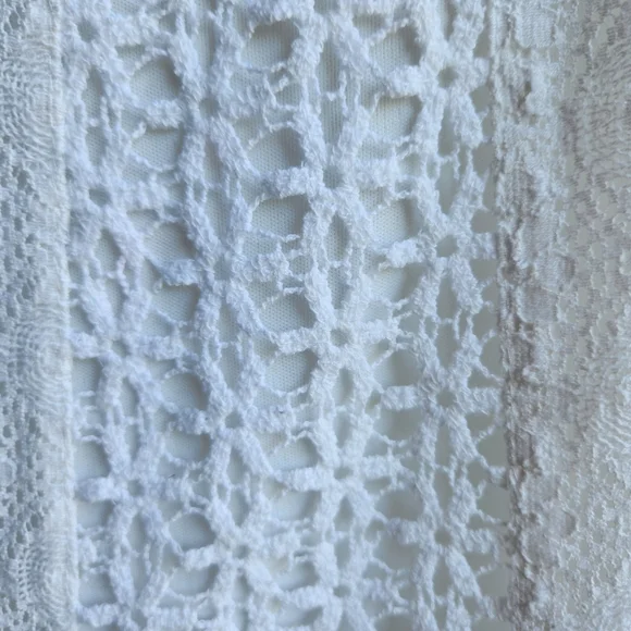 Solitare Crochet Lace Eyelet Cream Tank Small - Picture 5 of 11